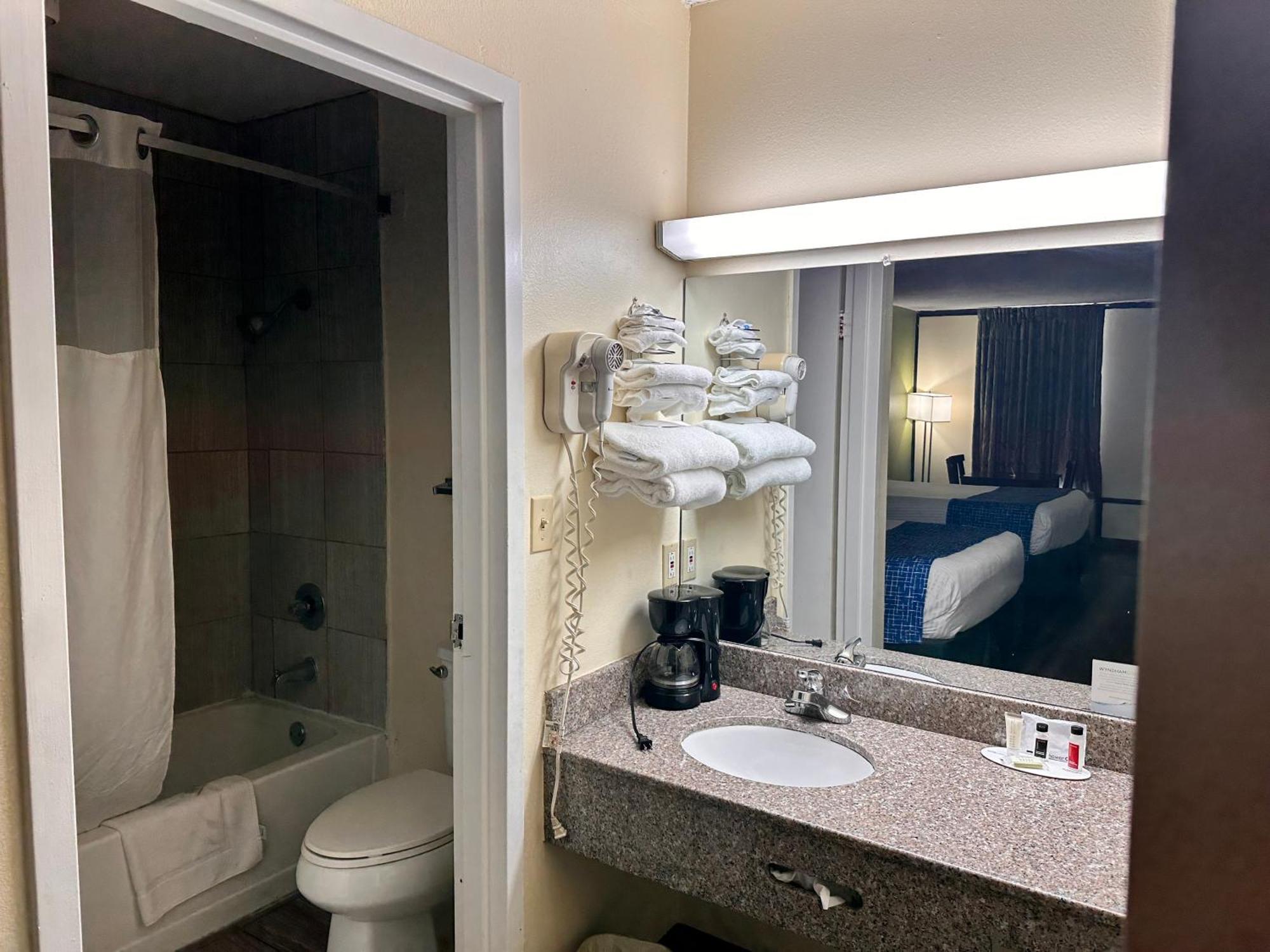 Travelodge By Wyndham Clarksville Ngoại thất bức ảnh