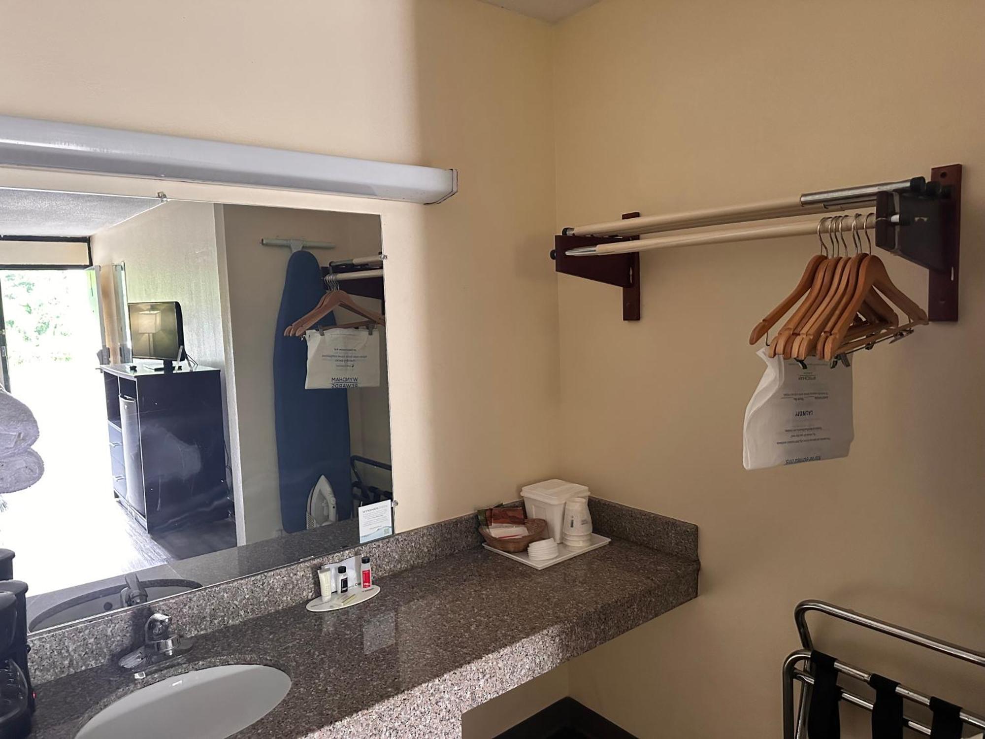 Travelodge By Wyndham Clarksville Ngoại thất bức ảnh