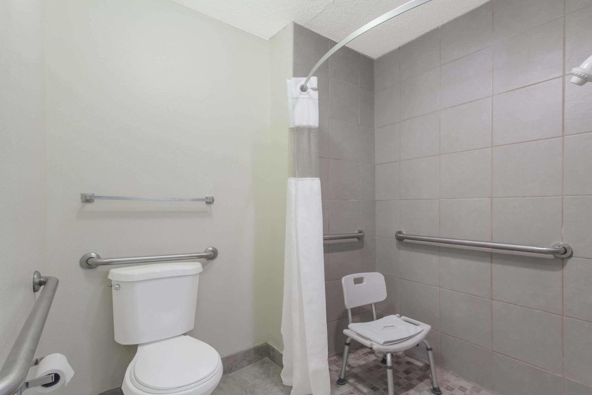 Travelodge By Wyndham Clarksville Ngoại thất bức ảnh
